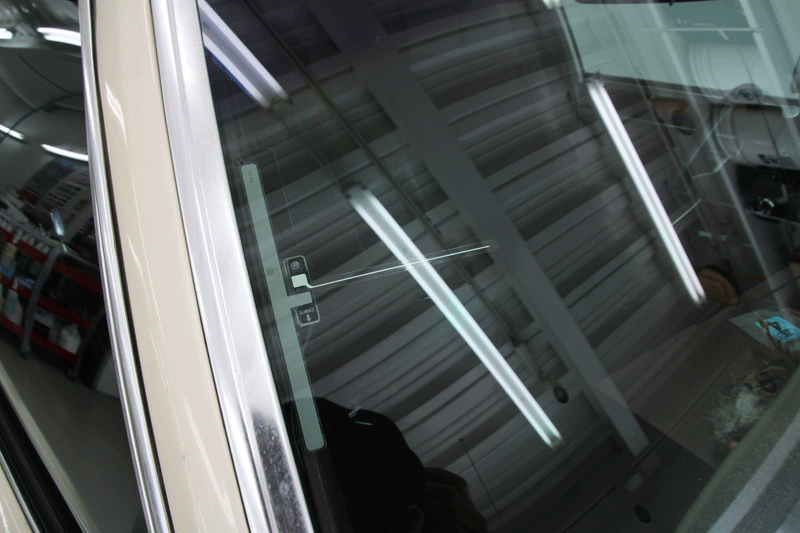 マリブワゴン　ガラス全面へ断熱カーフィルム施工