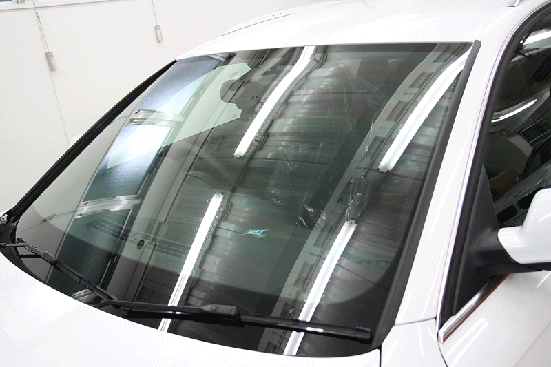アウディ　A4アバント　断熱カーフィルム施工後のフロントガラス。