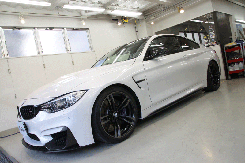 スーパープレミアムガラスコーティング施工後のBMW M4